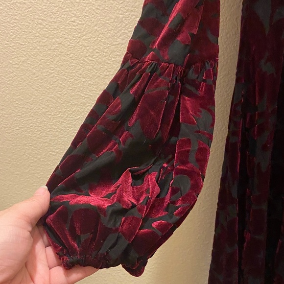 Taylor Burgundy Floral Velvet dress - Picture 3 of 6